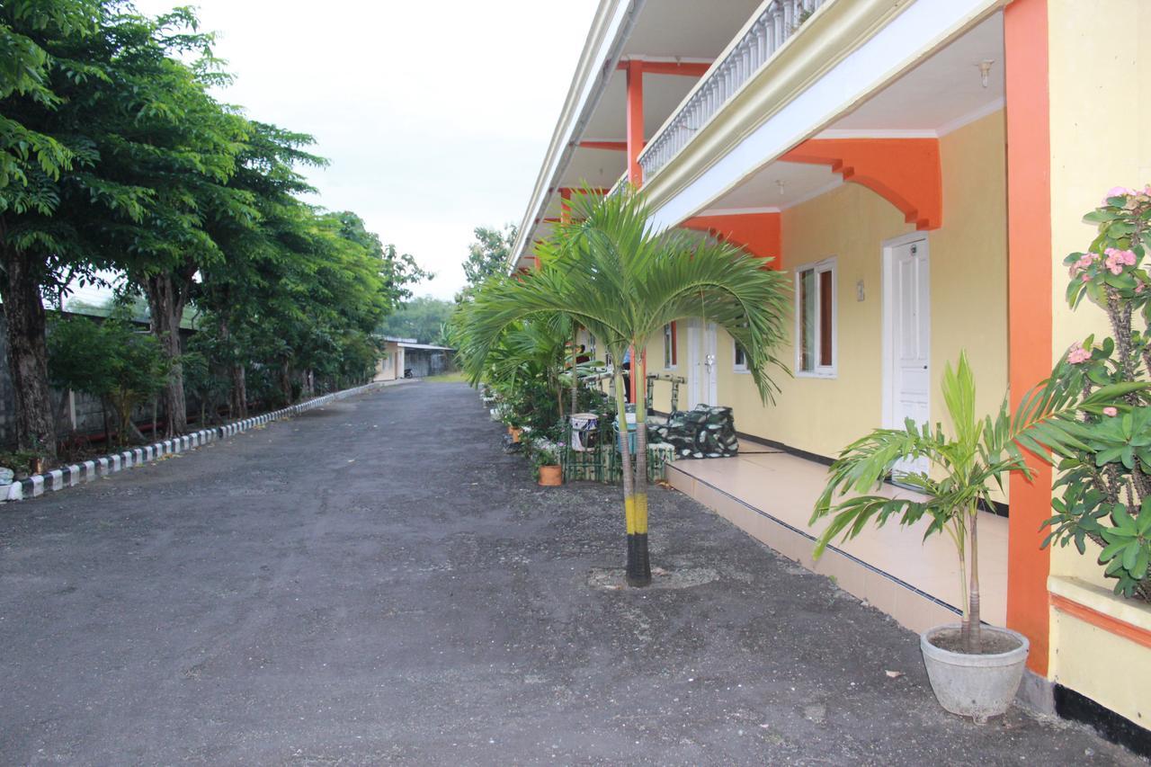 Sinar Bintang Hotel Cepu Exterior foto